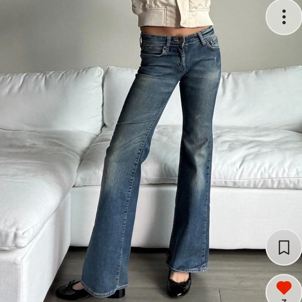 THRIFTED LOW RISE JEANS - Picture 2 of 2